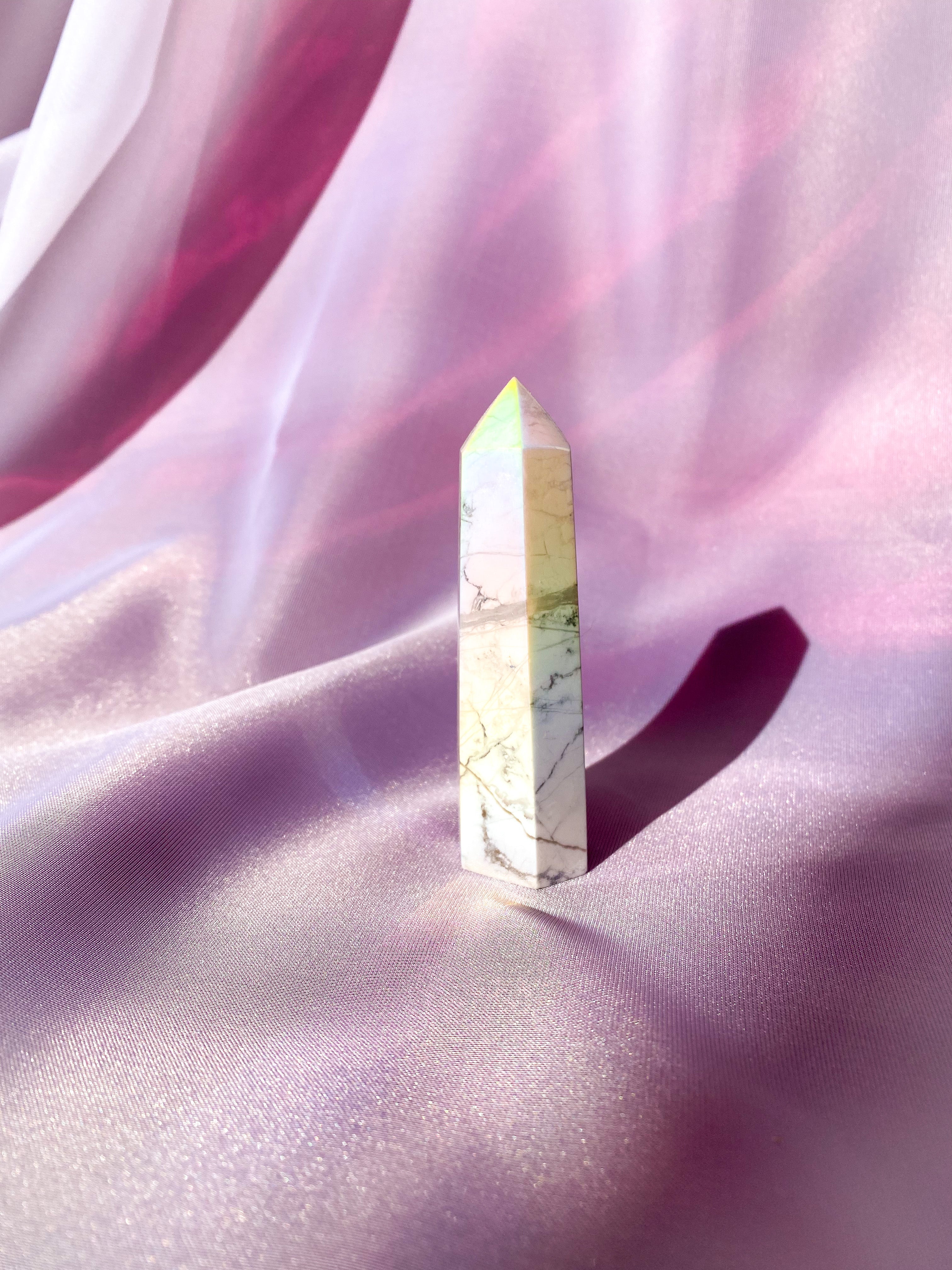 Aura Howlite Tower - 9cm