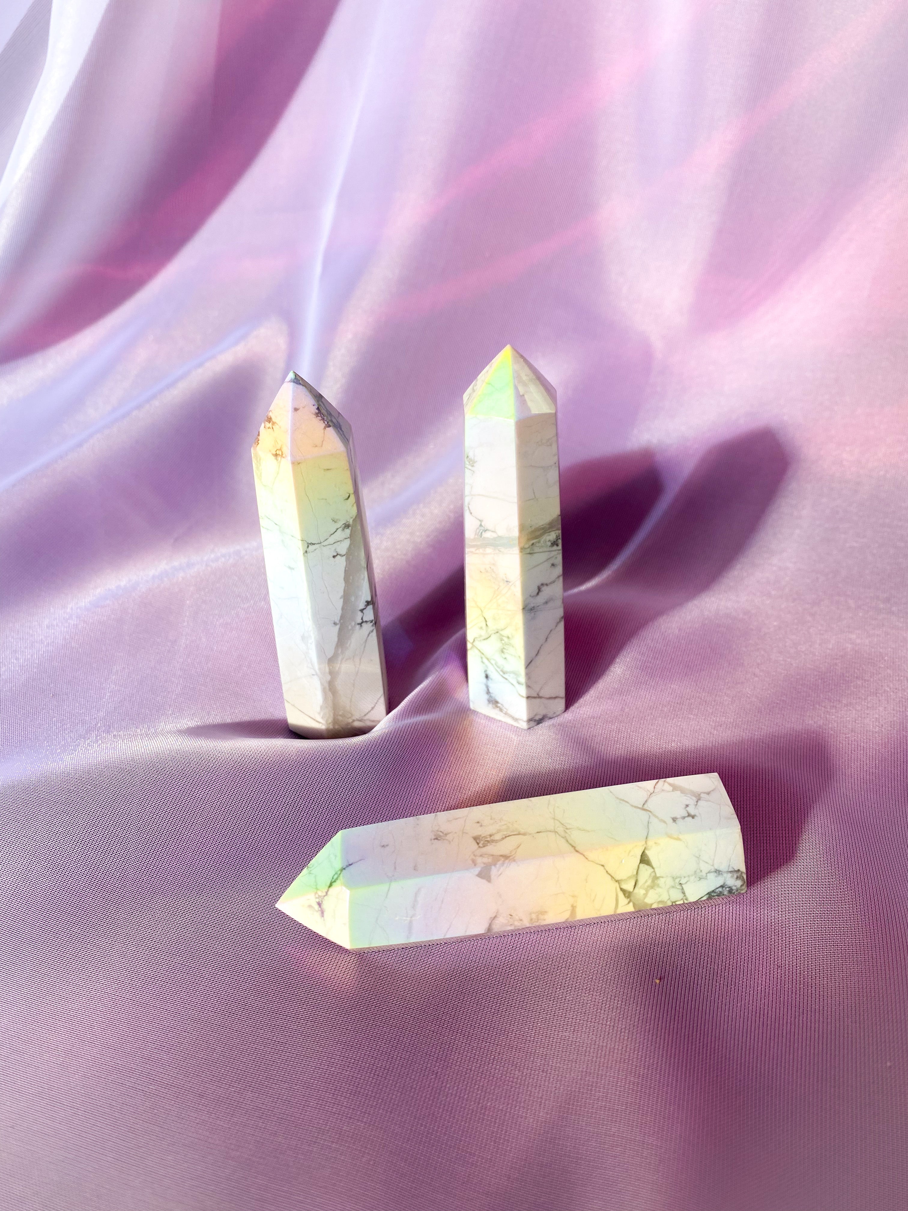 Aura Howlite Tower - 9cm