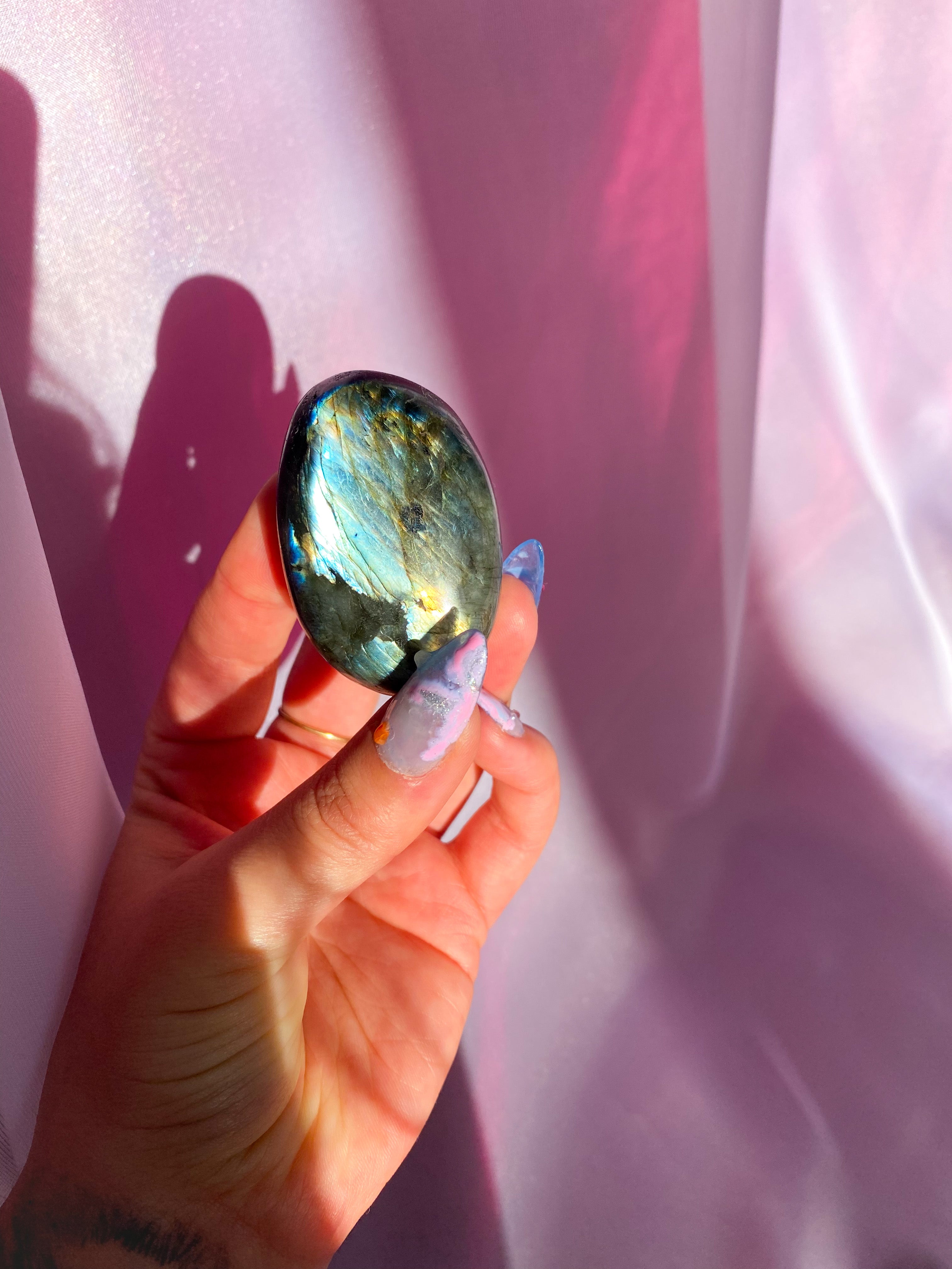Labradorite Palmstone Crystal 70-100 g