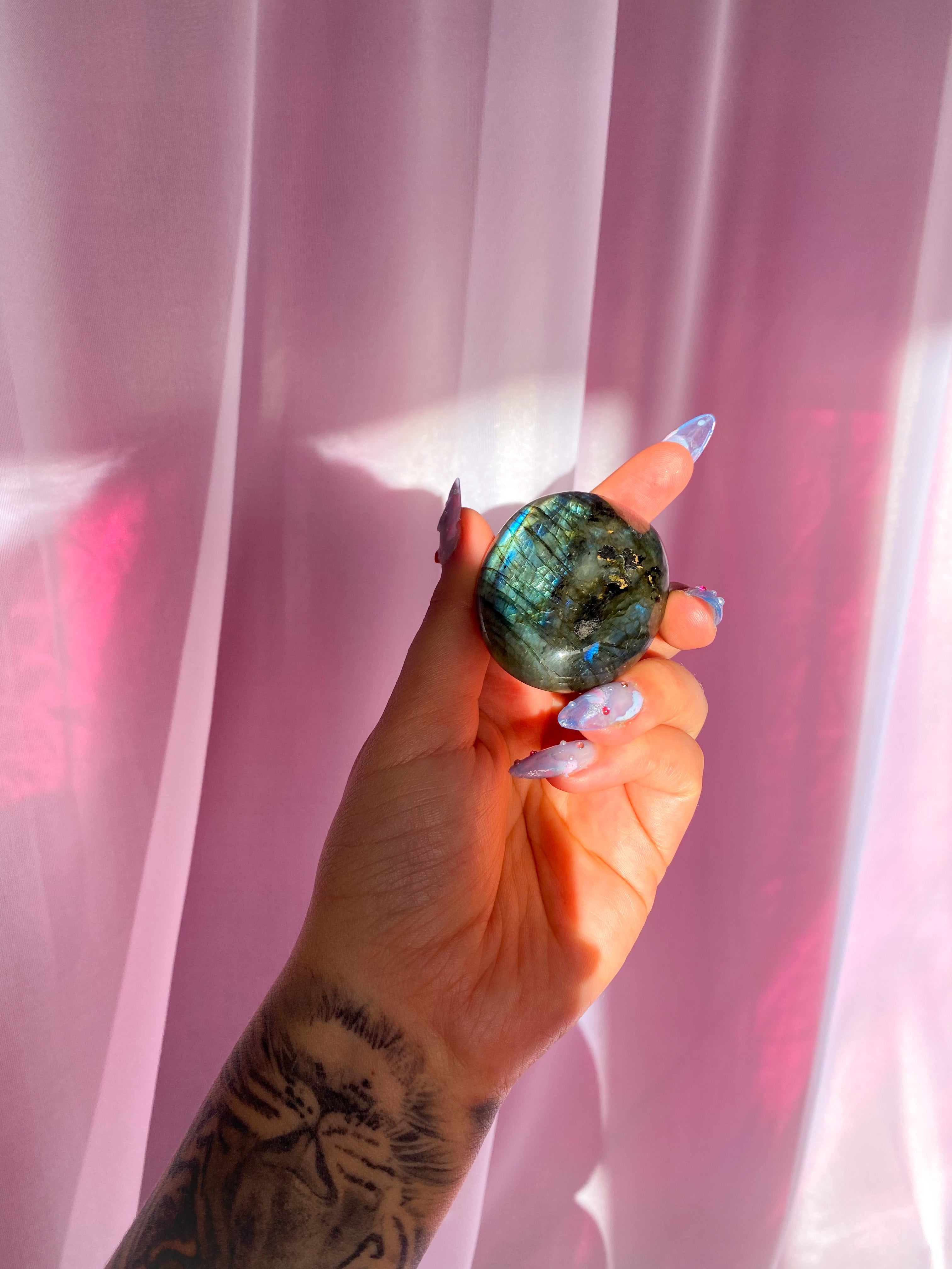 Labradorite Palmstone Crystal 70-100 g