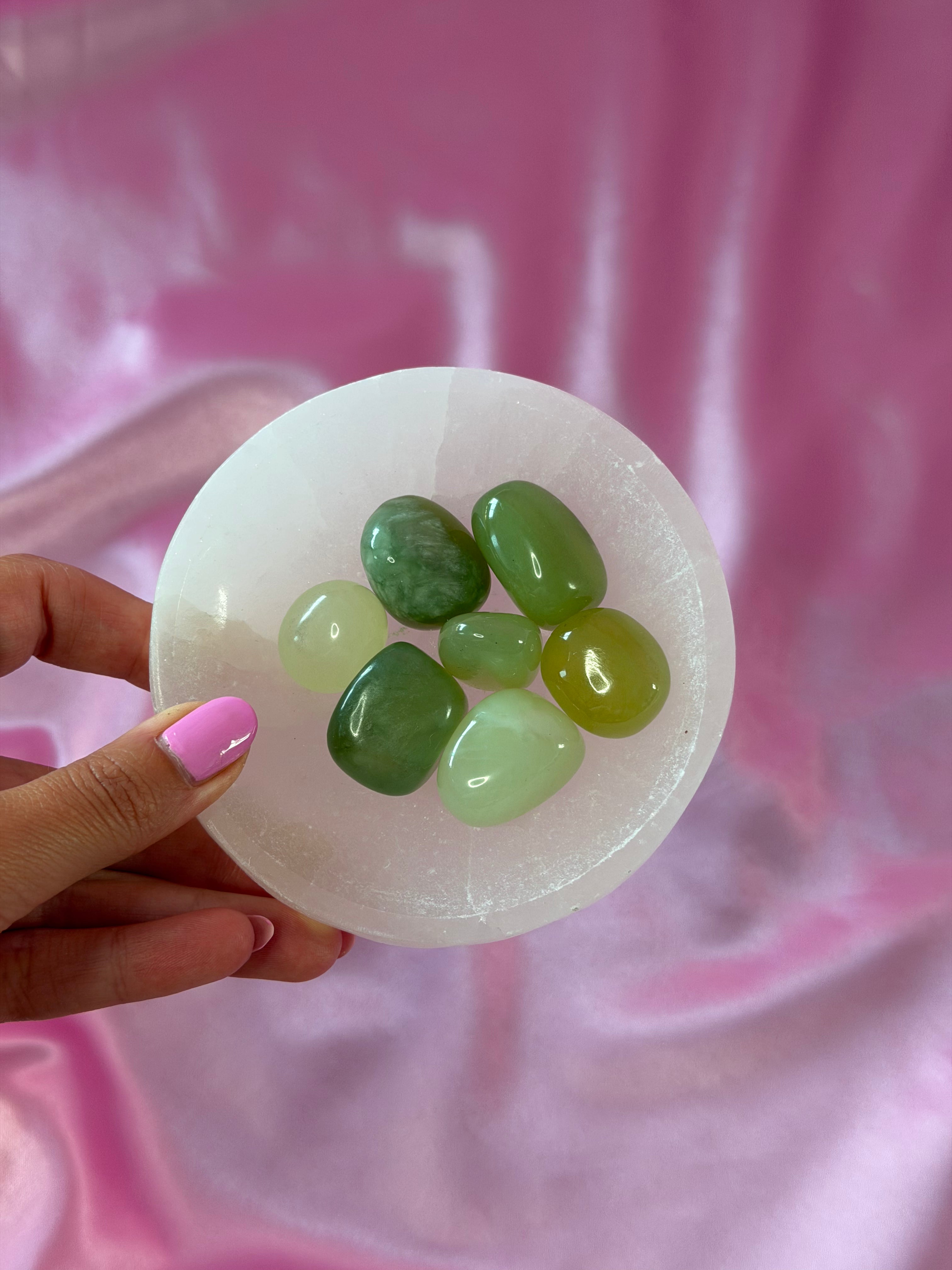 New Jade Tumbled Crystal 20-30 mm