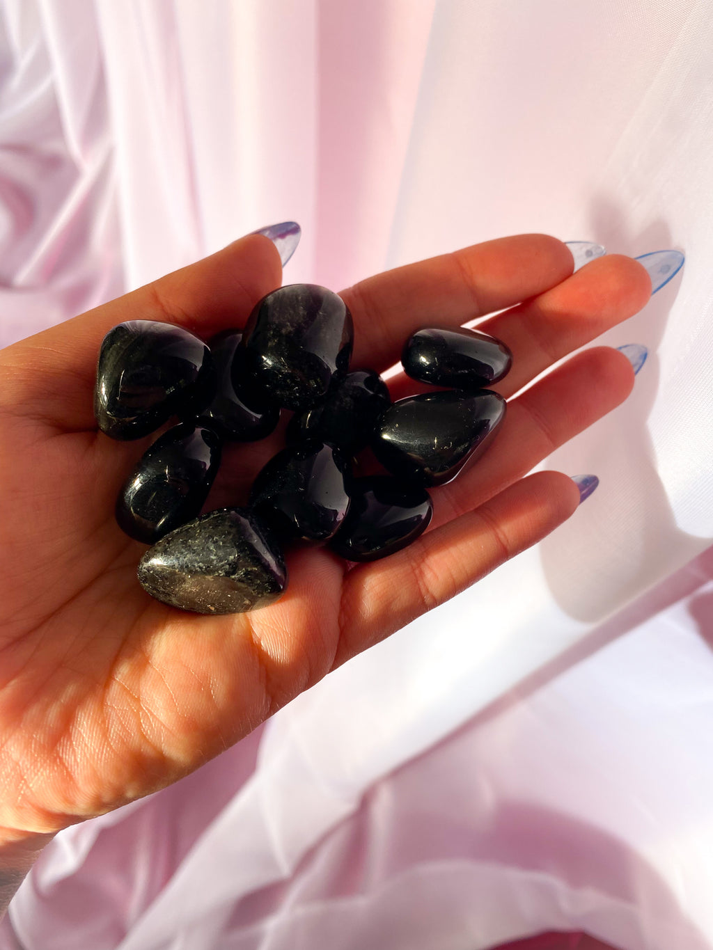 Nuummite Tumbled Crystal 20-30 mm