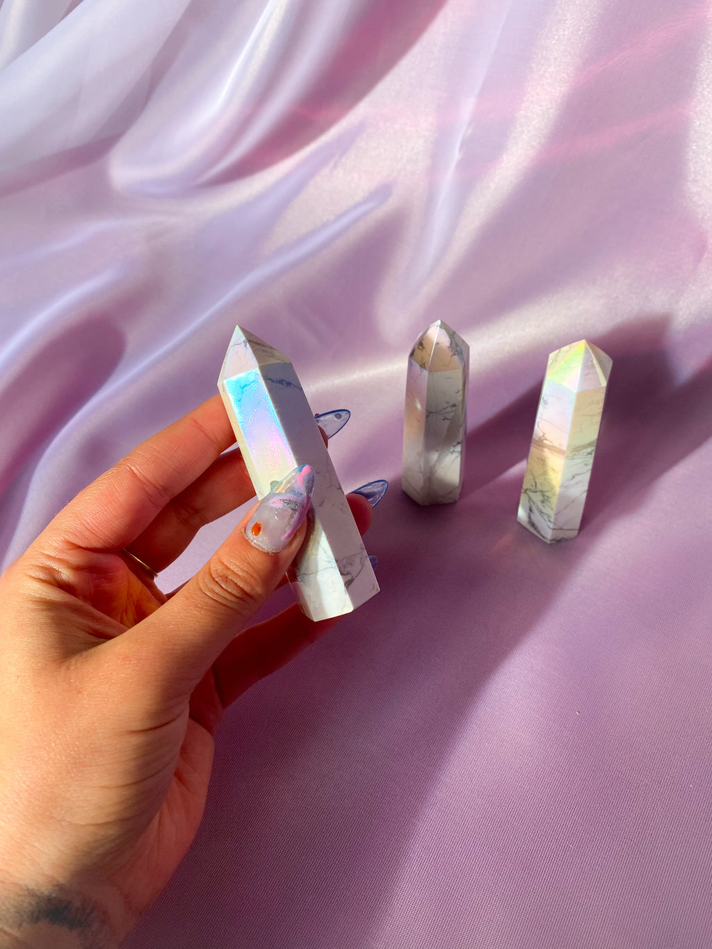 Aura Howlite Tower - 9cm