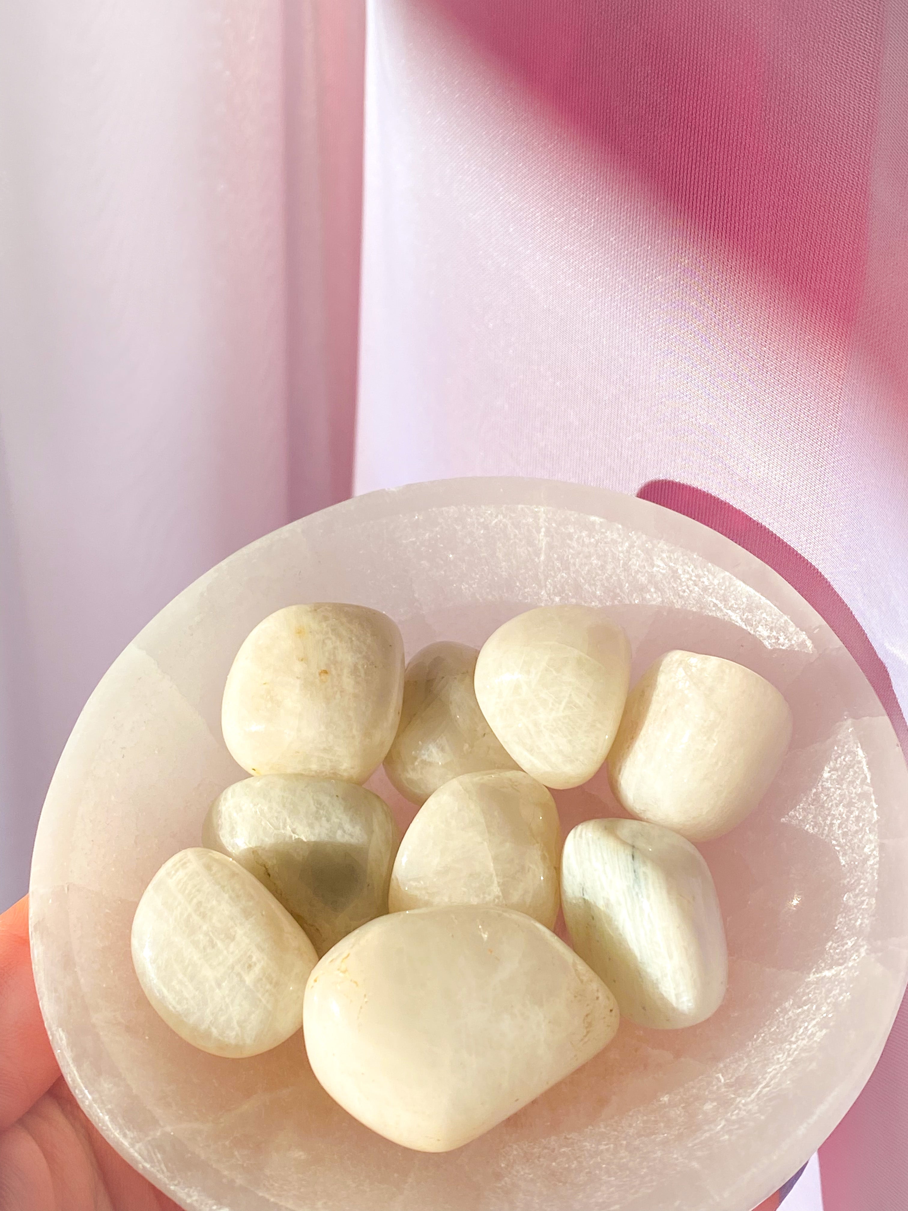 Moonstone Tumbled Crystal 20-30 mm